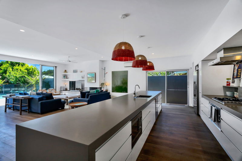 Stonecutters 2 - in the heart of town