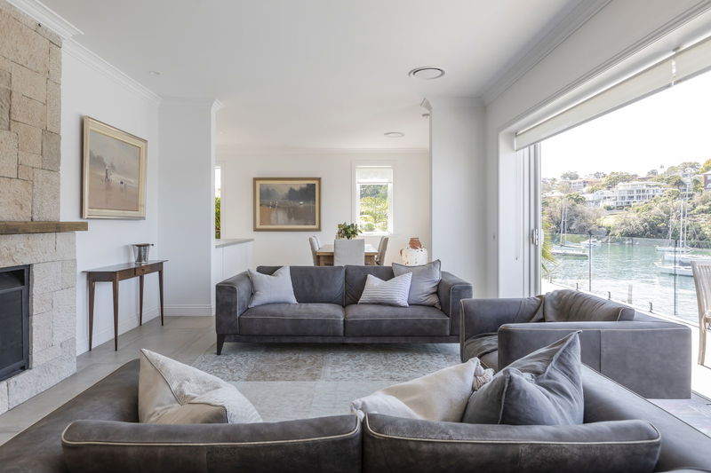 The Boat House (Walk to Beach)