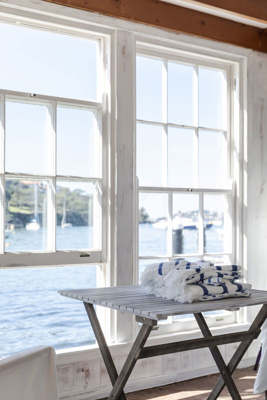 The Boat House (Walk to Beach)