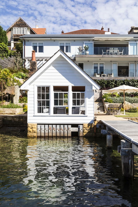 The Boat House (Walk to Beach)