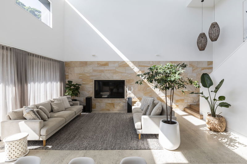 Clovelly Pool Escape (Walk to the beach)