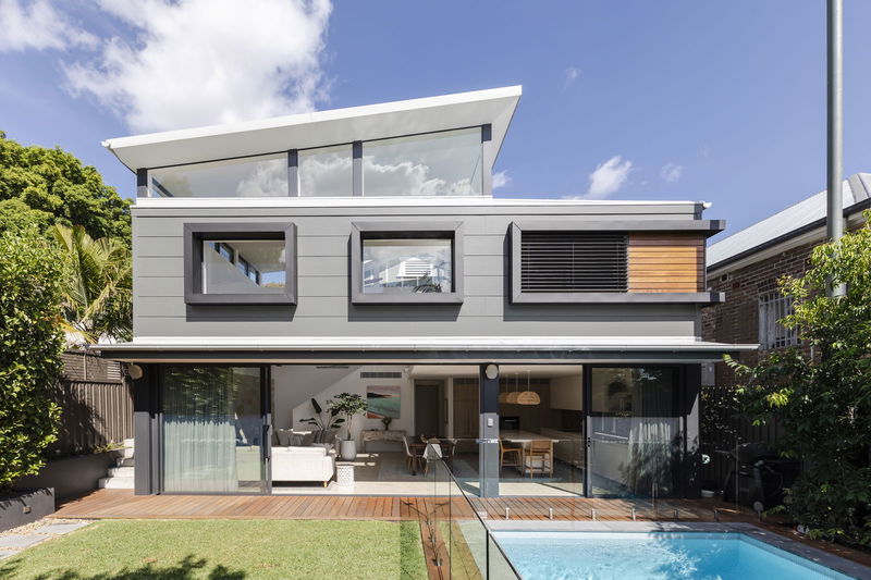 Clovelly Pool Escape (Walk to the beach)