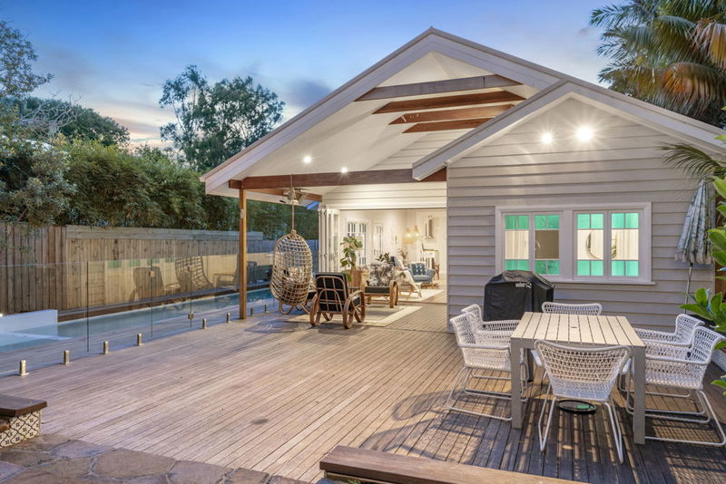 Costa Rica in Byron (Walk to the beach)