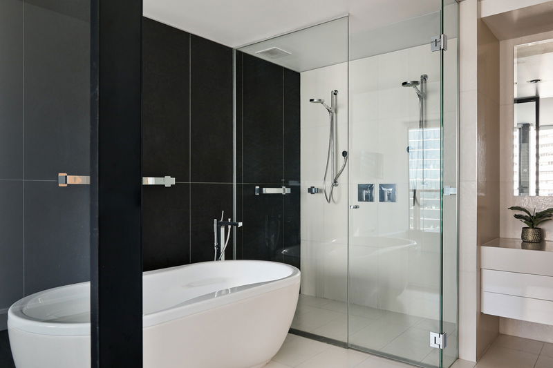 Collins Tower (With Car Parking)