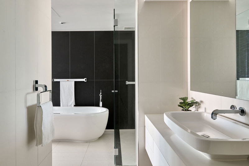 Collins Tower (With Car Parking)